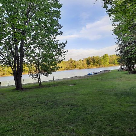 Lakefront Hideaway Resort Каварта-Лейкс Екстер'єр фото